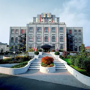 Starhotels Business Palace Szálloda
