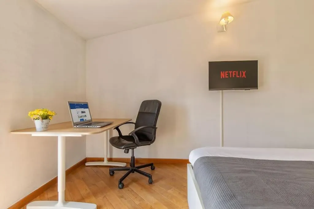 Unique & Strategic Flat, 50M From M4 Station Apartment Milan Italy