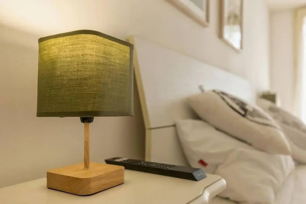 Unique & Strategic Flat, 50M From M4 Station Apartment Milan
