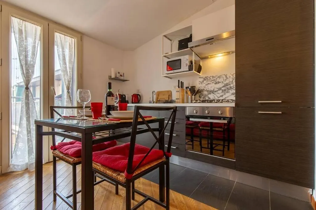 Unique & Strategic Flat, 50M From M4 Station Apartment Milan Italy
