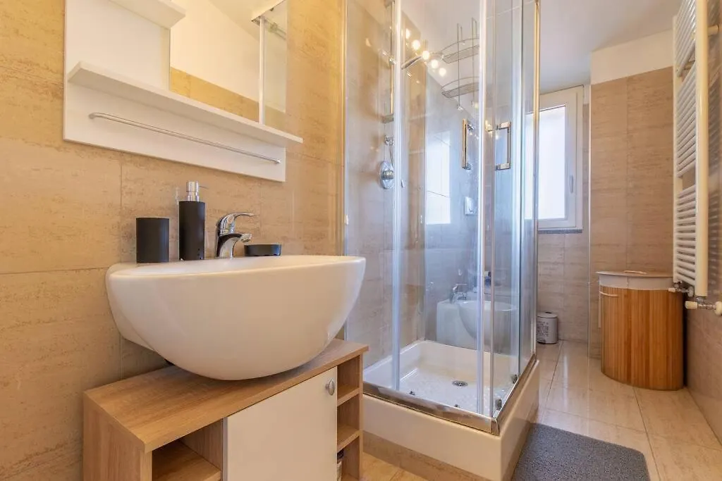 Unique & Strategic Flat, 50M From M4 Station Apartment Milan Italy