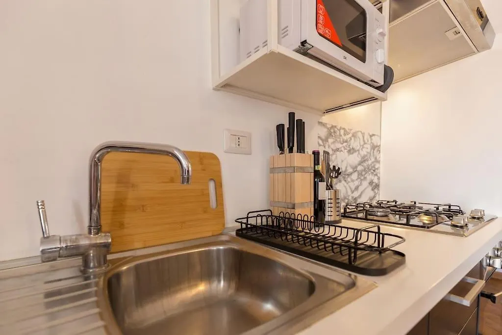 Unique & Strategic Flat, 50M From M4 Station Apartment Milan