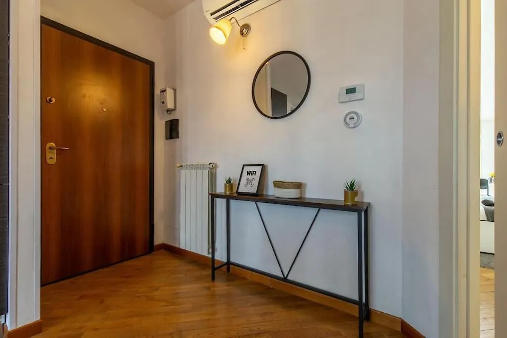 Unique & Strategic Flat, 50M From M4 Station Apartment Milan