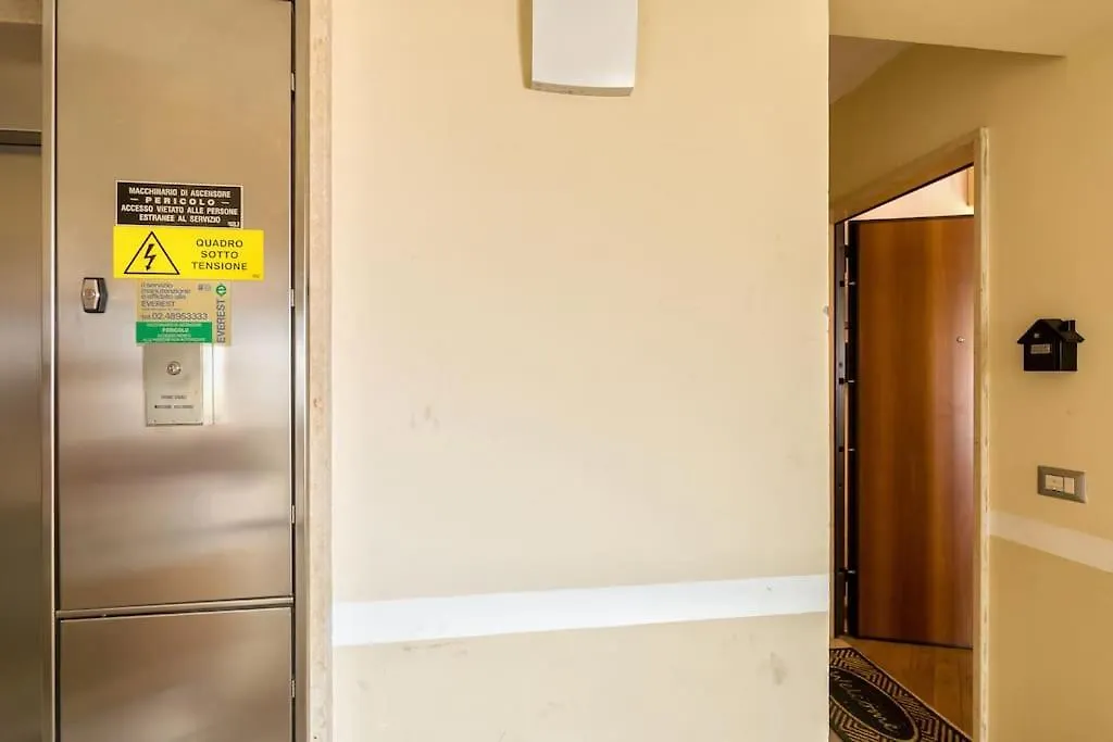 Unique & Strategic Flat, 50M From M4 Station Apartment Milan